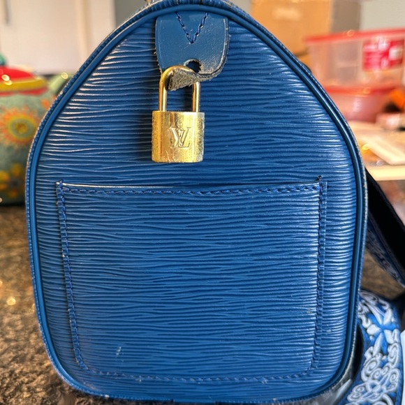 💙💙💙 Louis Vuitton Speedy 25 Epi Leather in VGUC. 💙💙💙 - Picture 3 of 11